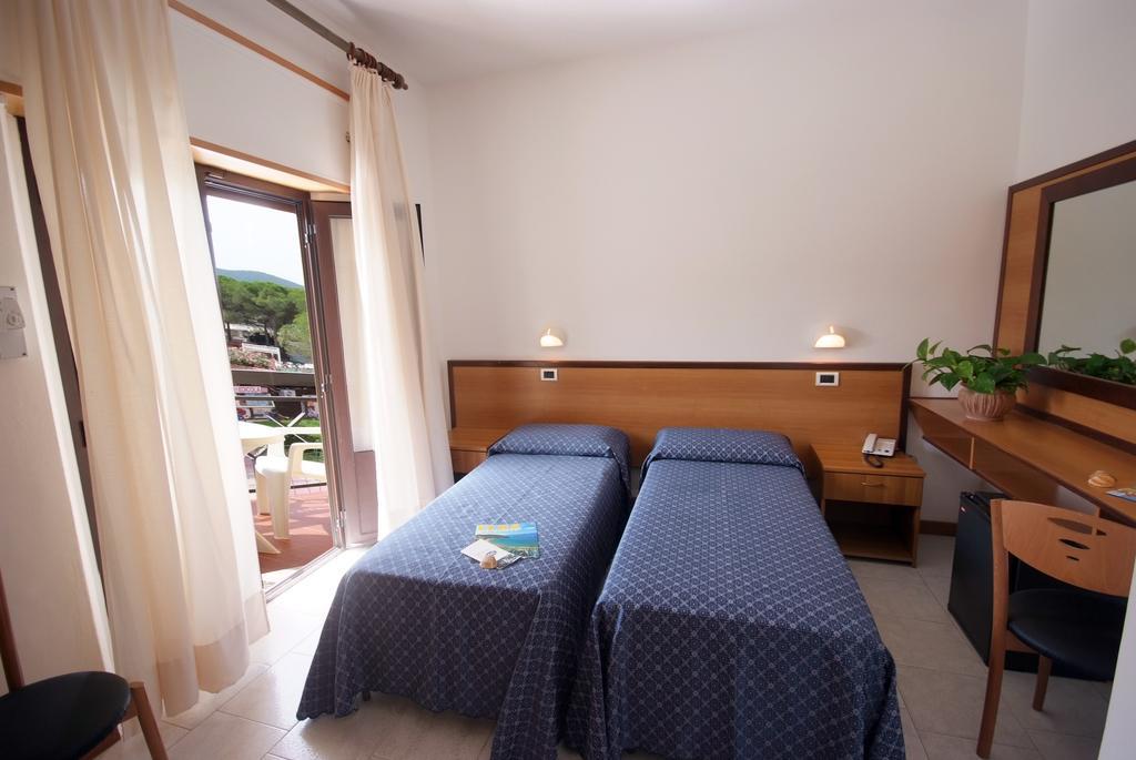 Hotel Lilly Marina di Campo Exterior photo