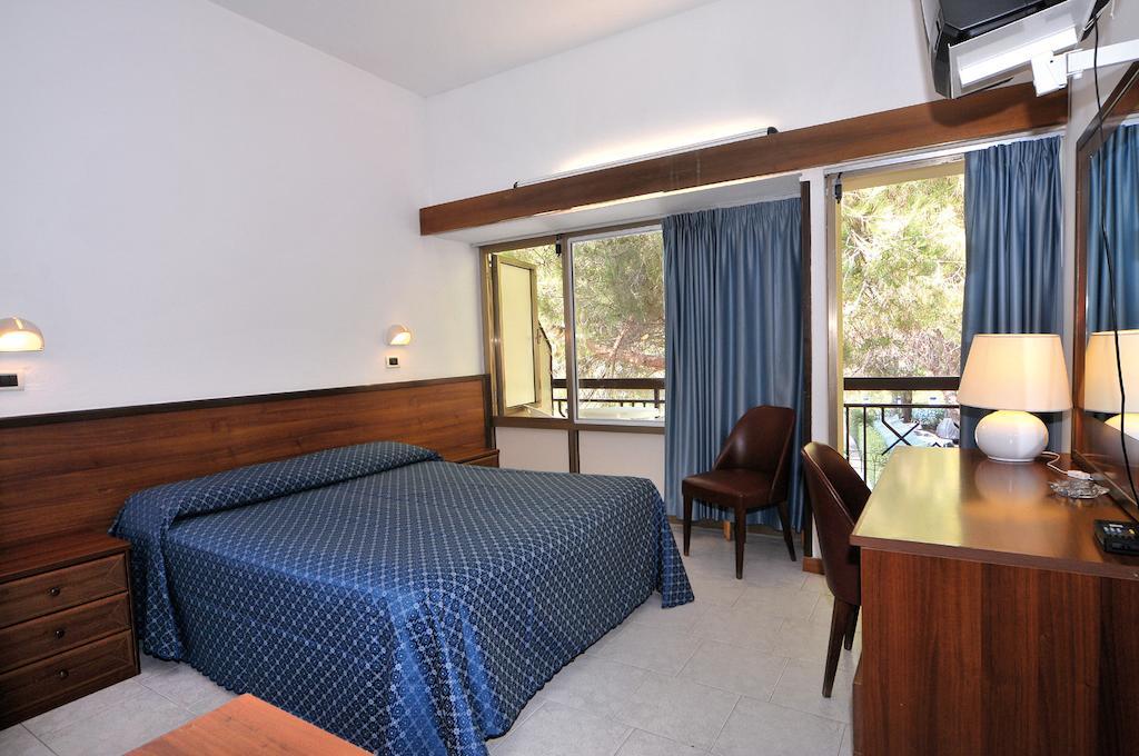 Hotel Lilly Marina di Campo Room photo